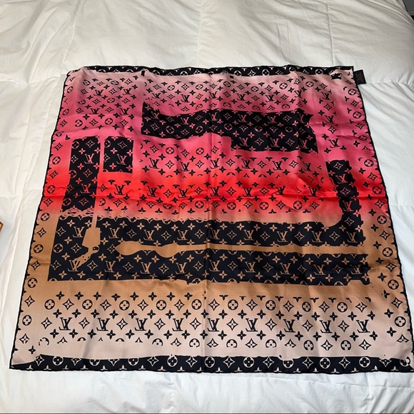 Authentic Louis Vuitton Scarf Bandana Rising Confidential Monogram M76145 Silk - Picture 7 of 16